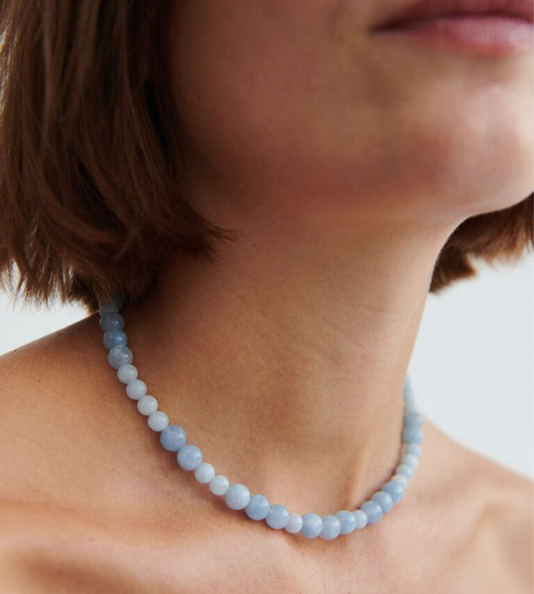 Se v&aring;rat urval av halsband till dam hos Illums Bolighus