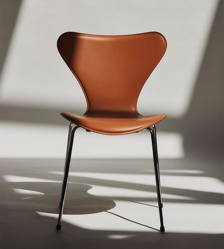 Shop Fritz Hansen Serie 7 Essential i Illums Bolighus