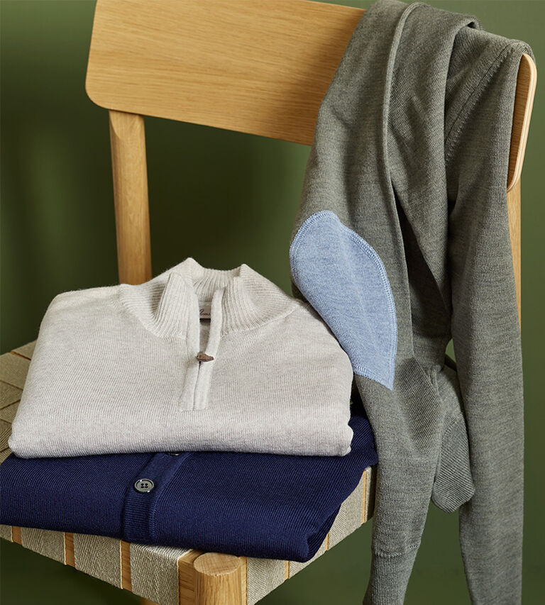 Se v&aring;rat urval av tr&ouml;jor till herr hos Illums Bolighus