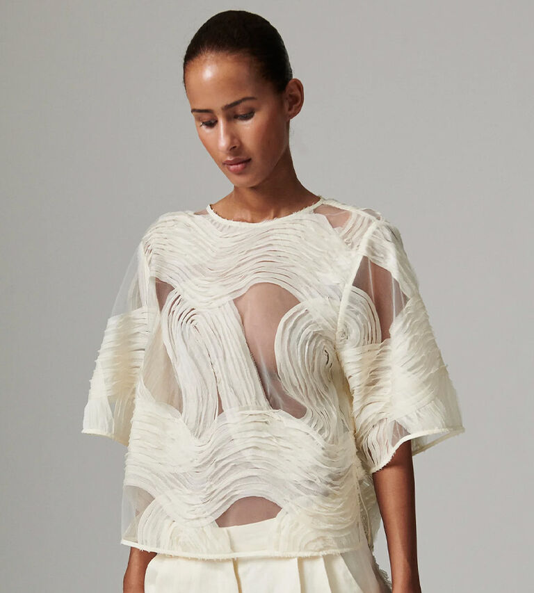 Se v&aring;rat urval av skjortor & blusar till dam hos Illums Bolighus