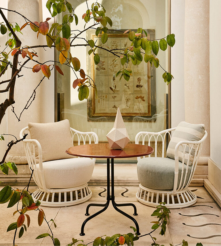 Köp nyheter från Gubi hos Illums Bolighus