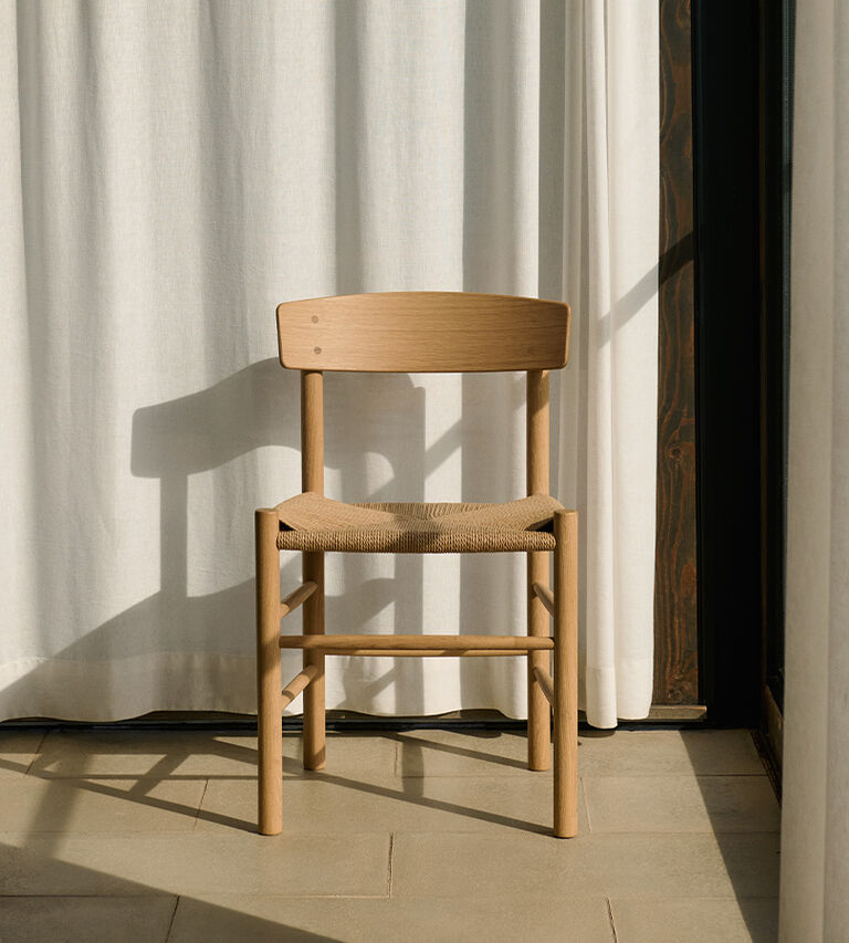 K&ouml;p stolen J39 Mogensen fr&aring;n Carl Hansen & S&oslash;n p&aring; rea hos Illums Bolighus