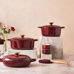 Oval grytskedh&aring;llare, garnet, Le Creuset