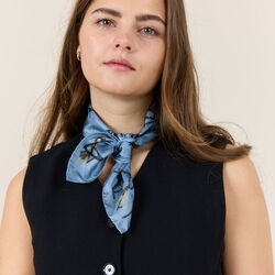 WINTER MAGNOLIA Scarf, blue WINTER MAGNOLIA Scarf, blue, Bella Ballou