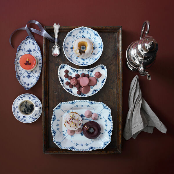 Blue Fluted Half Lace sk&aring;l p&aring; fot 42 cl, Royal Copenhagen