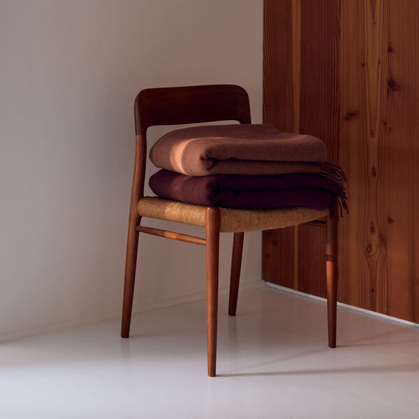 Season Throw, 03524 beetroot, Silkeborg Uldspinderi