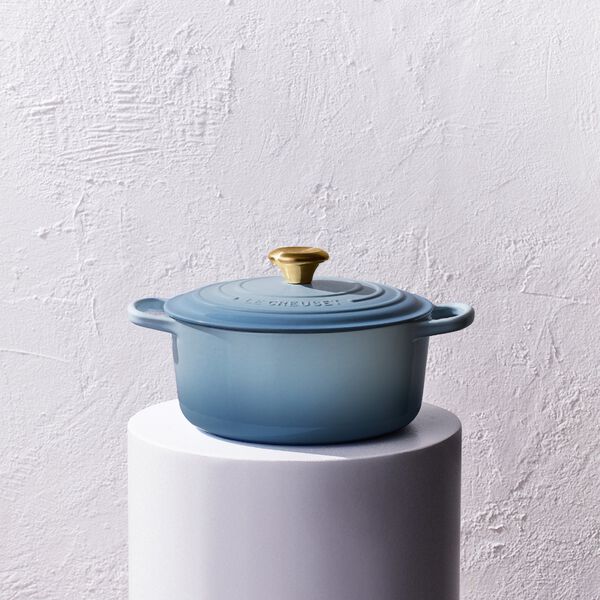 Signature gjutj&auml;rn rund gryta &Oslash; 20 cm, chambray, Le Creuset