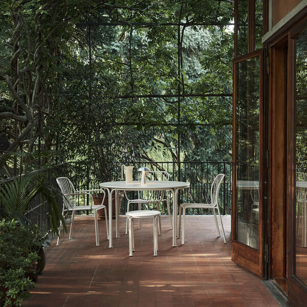 Thorvald SC98 Outdoor Dining Table, ivory Thorvald SC98 Outdoor Dining Table, ivory, &Tradition