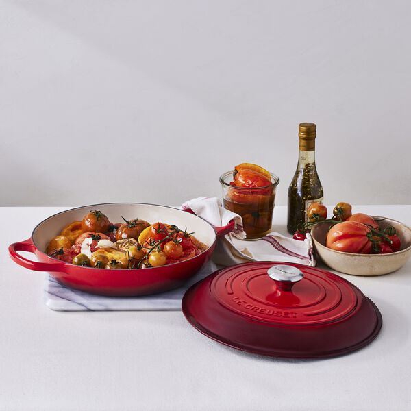 Signature gjutj&auml;rn buff&eacute;tgryta 30 cm, cerise, Le Creuset