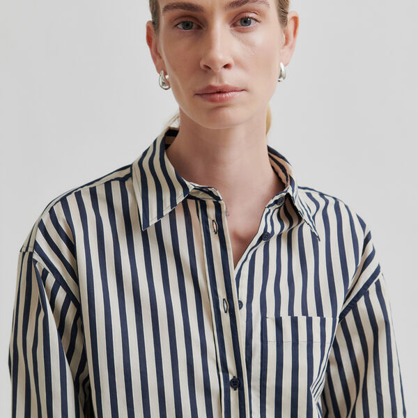 Aila Shirt, trench coat, Second Female