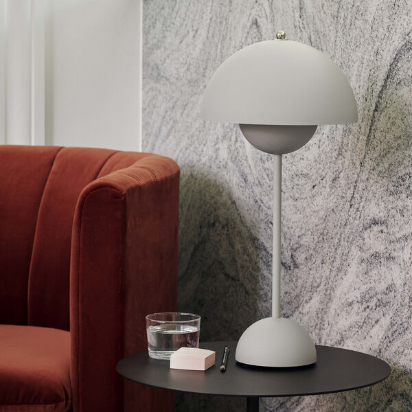 Flowerpot VP3 Table Lamp, matt light grey Flowerpot VP3 Table Lamp, matt light grey, &Tradition