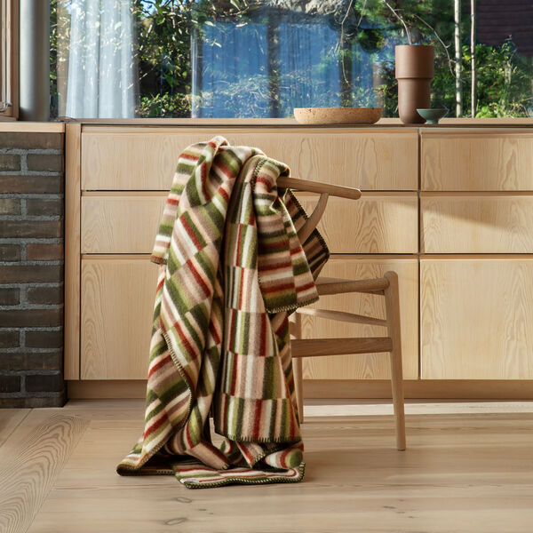 IDA Throw, olive burgundy, Røros Tweed