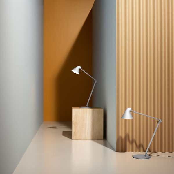 NJP bordslampa, ljusgr&aring;, Louis Poulsen