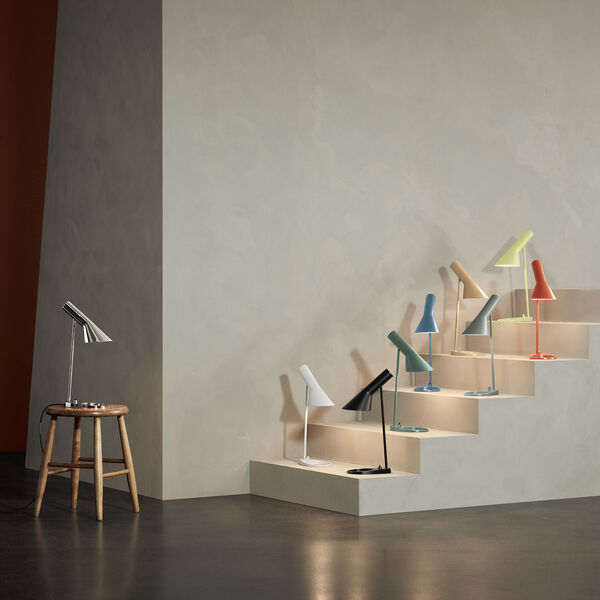 AJ bordslampa, warm sand, Louis Poulsen