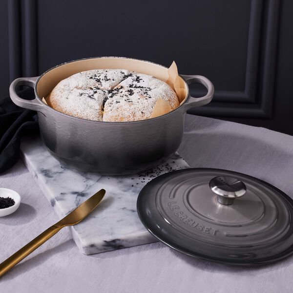 Signature gjutj&auml;rn rund gryta &Oslash; 28 cm, flint, Le Creuset