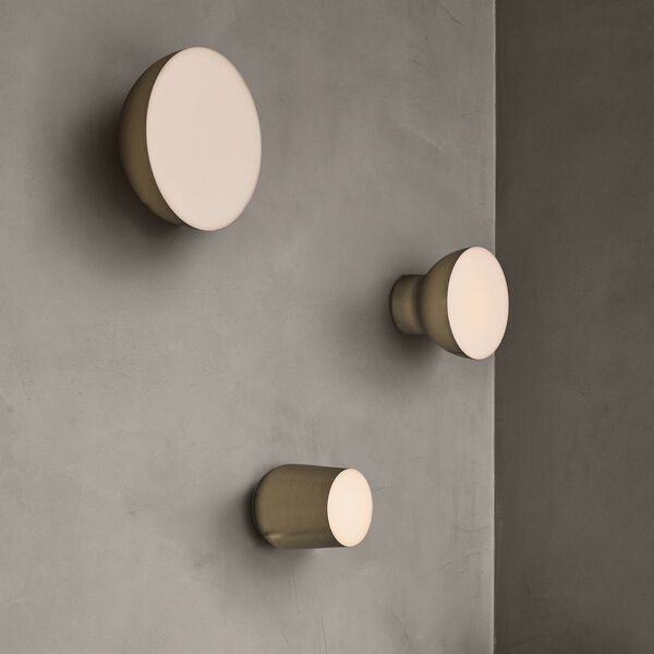 Passepartout JH10 Wall Lamp, brass Passepartout JH10 Wall Lamp, brass, &Tradition