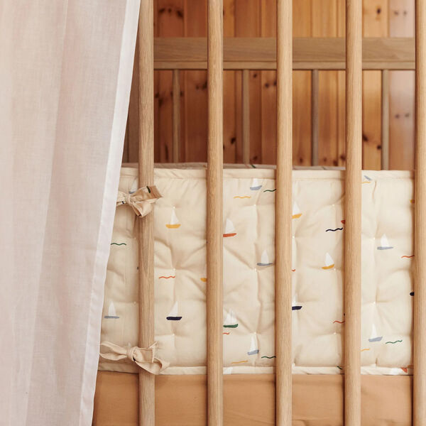 Nori Spjälsängskydd, pond boats, Dear April