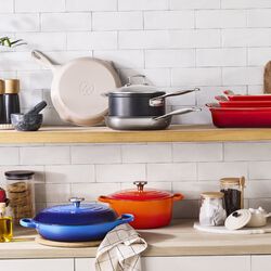Signature gjutj&auml;rn djup stekpanna &Oslash; 26 cm, meringue, Le Creuset