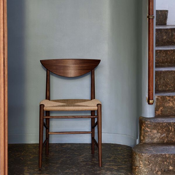 Drawn HM3 mattbordsstol, oljad valn&ouml;t/natur, &Tradition