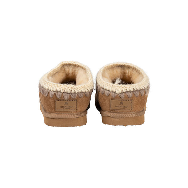 Izzy Skor, chestnut, Shepherd of Sweden