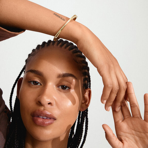 KIRA Armband, guldpl&auml;terat, Pilgrim