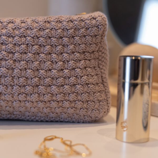 Stickad Clutch Petra, husted violet, By LOHN
