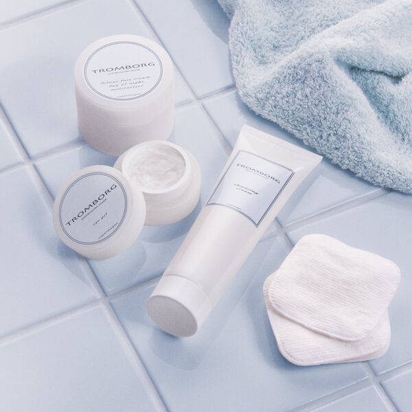 Cleansing Cream, Tromborg