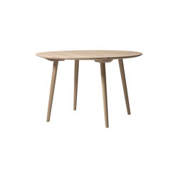 In Between SK4 matbord, ek, &Tradition