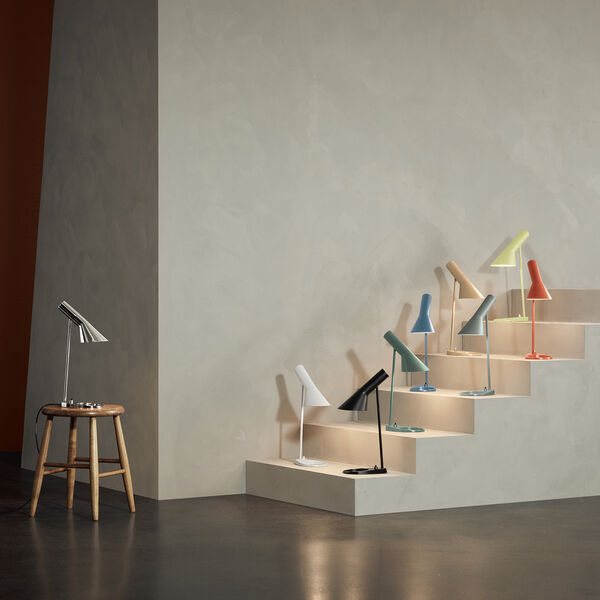 AJ bordslampa, pale petroleum, Louis Poulsen