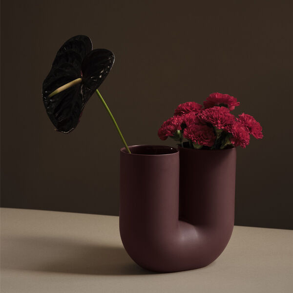 Kink Vase, deep red, Muuto