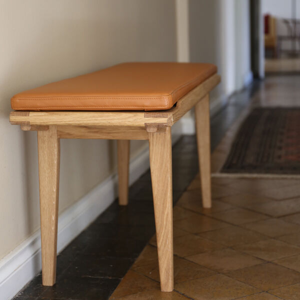 KA60 Bench, oiled oak/cognac, Kath & Andersen