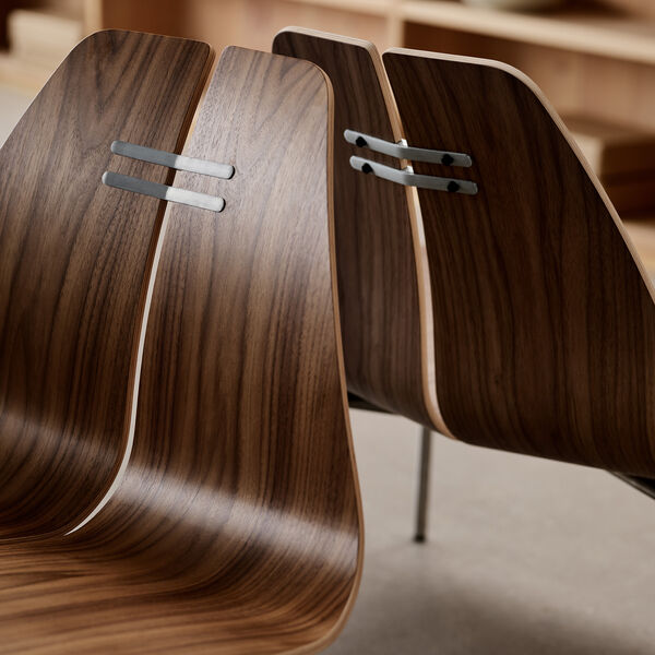 PK23&trade; Lounge Chair, klarlackerad valn&ouml;t/st&aring;l, Fritz Hansen