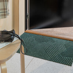 Str&aring; Doormat, Heymat