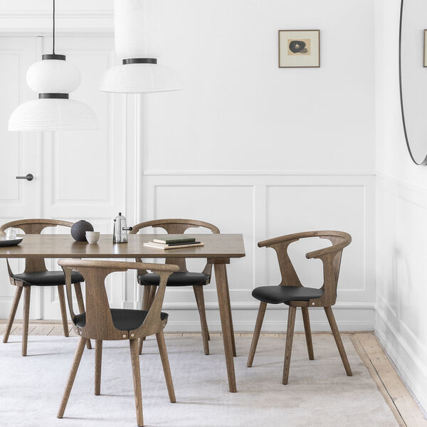 In Between SK5 matbord, r&ouml;kf&auml;rgad ek, &Tradition