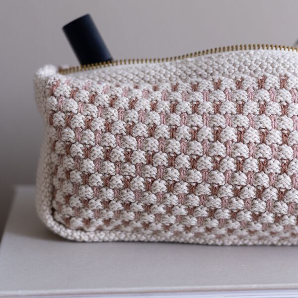 Stickad Clutch Multi, beige-rose-brown, By LOHN
