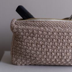 Stickad Clutch Petra, tiger melange, By LOHN