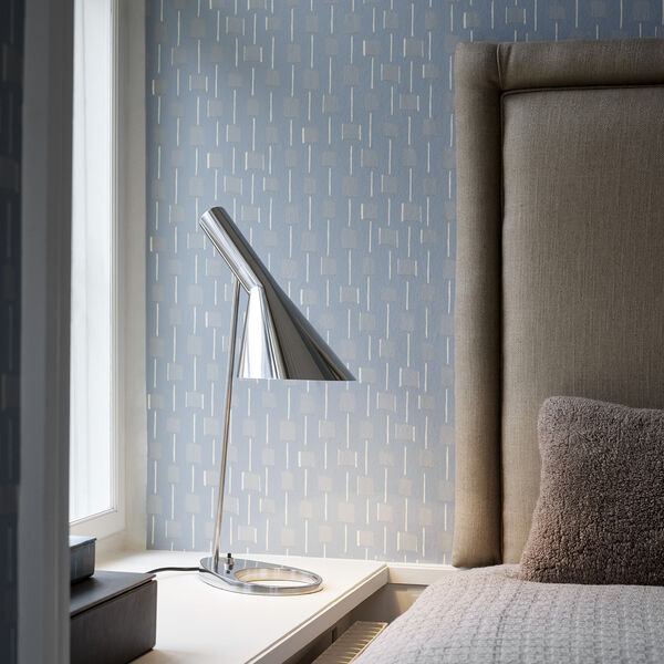 AJ bordslampa, stainless steel, Louis Poulsen