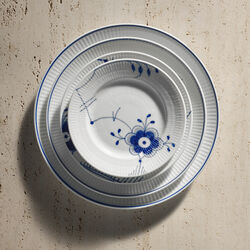 Blue Fluted Mega Plate Ø 19 cm, No. 2, Royal Copenhagen