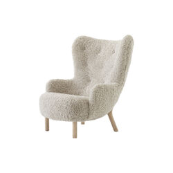 Petra VB3 Lounge Chair, Sheepskin Moonlight/oiled oak, &Tradition