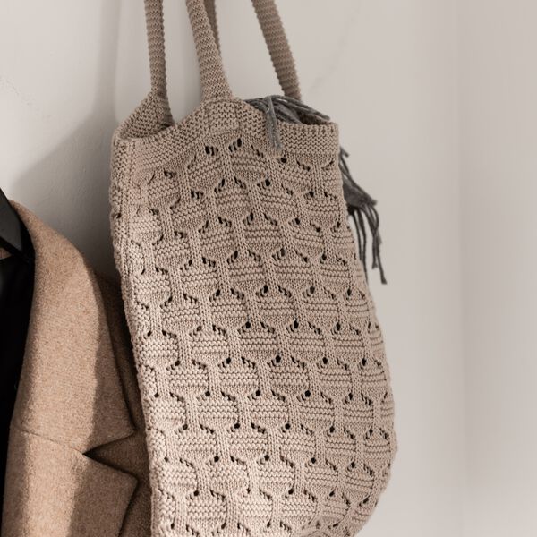 Stickad Nät, husted violet, By LOHN