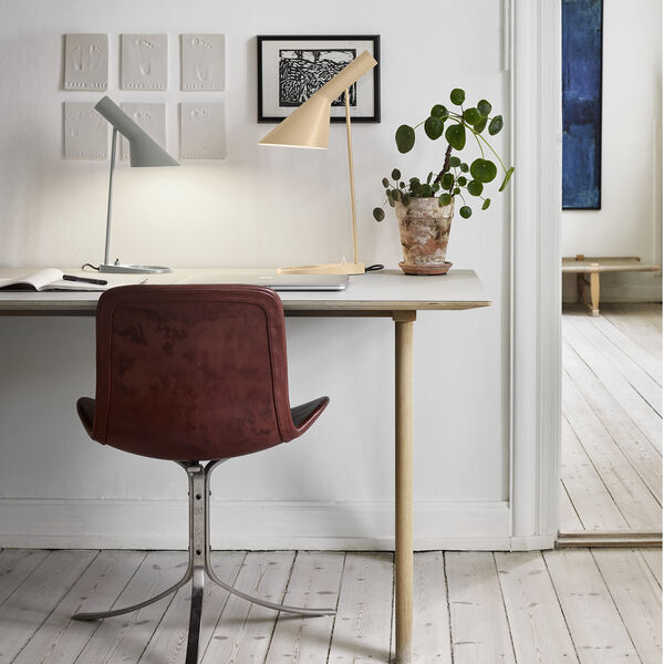 AJ Mini bordslampa, warm grey, Louis Poulsen