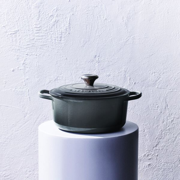 Signature gjutj&auml;rn rund gryta &Oslash; 24 cm, flint, Le Creuset