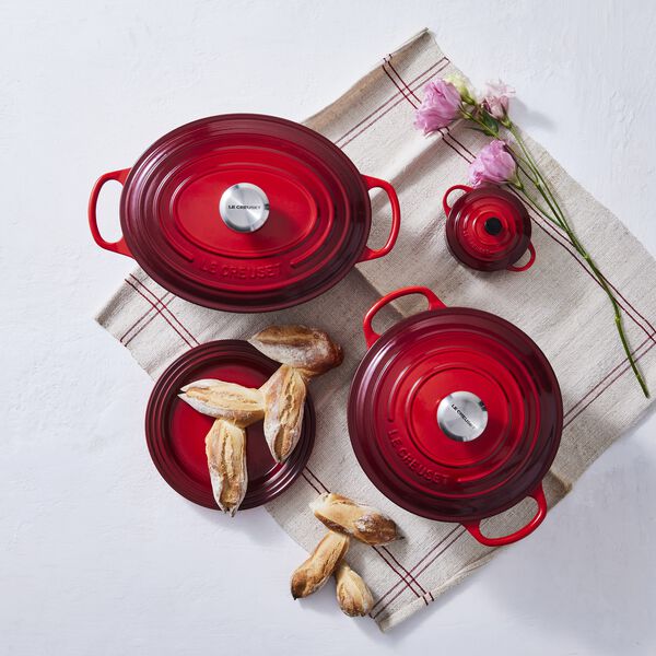Signature gjutj&auml;rn oval gryta &Oslash; 31 cm, cerise, Le Creuset