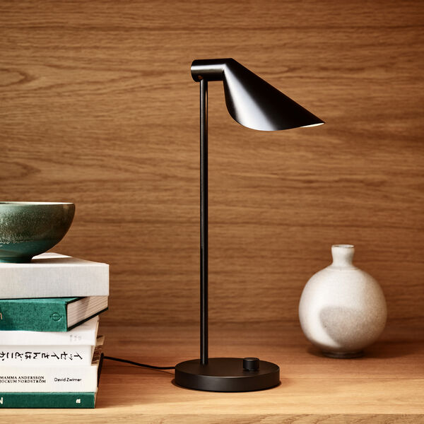MS022 Bordslampa, black PVD, Fritz Hansen