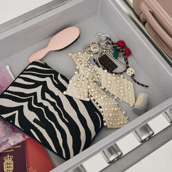 Day Choc Charm, chocolate plum, DAY ET