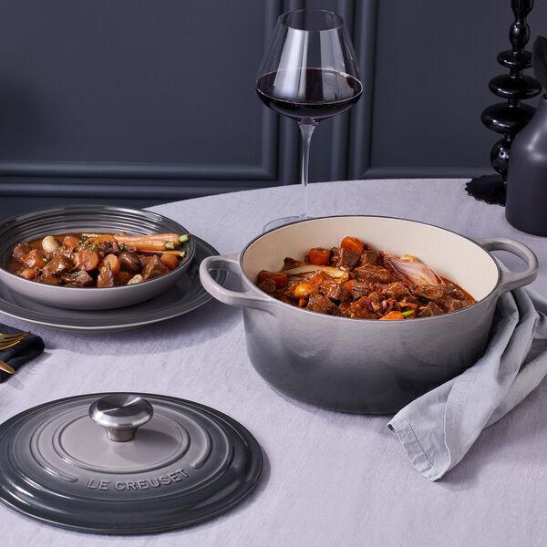 Signature gjutj&auml;rn rund gryta &Oslash; 28 cm, flint, Le Creuset