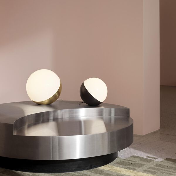 VL Studio bords-/golvlampa, m&auml;ssing, Louis Poulsen