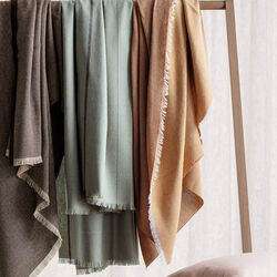 Square pl&auml;d, light grey, ELVANG