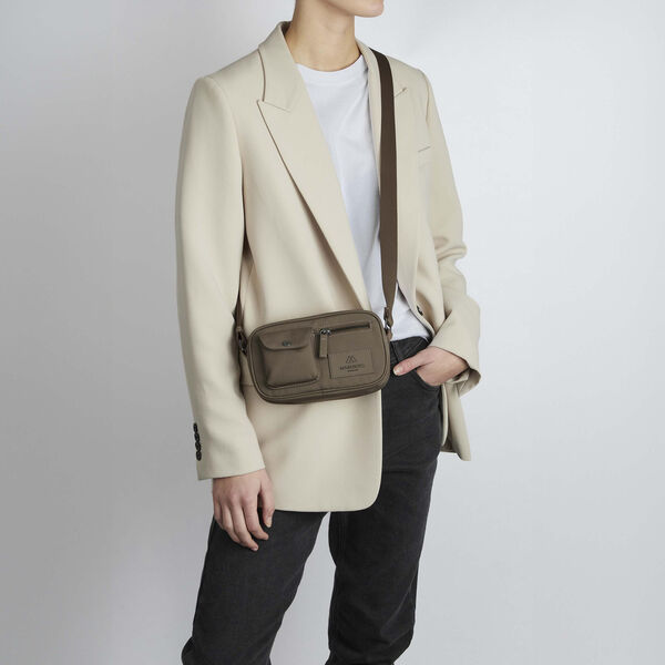 DarlaMBG S Cross., monochrome walnut, Markberg