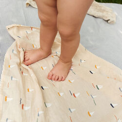 Mio Muslin Cloths, pond boats, Dear April